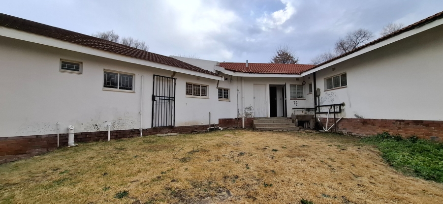 6 Bedroom Property for Sale in Ficksburg Free State